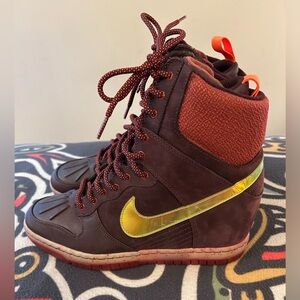 NIKE Dunk Ski Hi Hightop Sneaker Boot Size 9